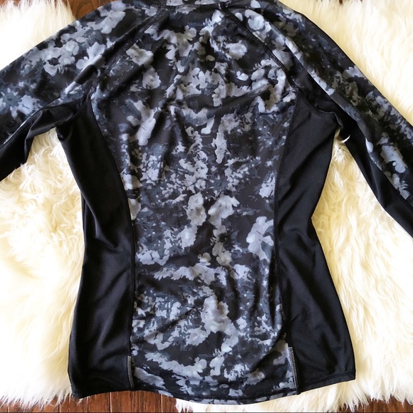 Athleta Long Sleeve Black & Gray Athletic Top S - Picture 7 of 7